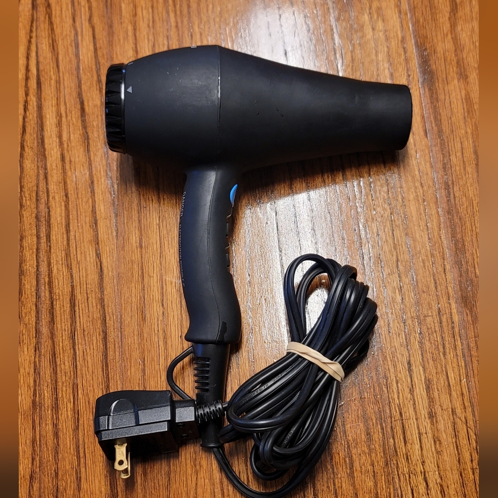 BaBayliss Pro hairdryer